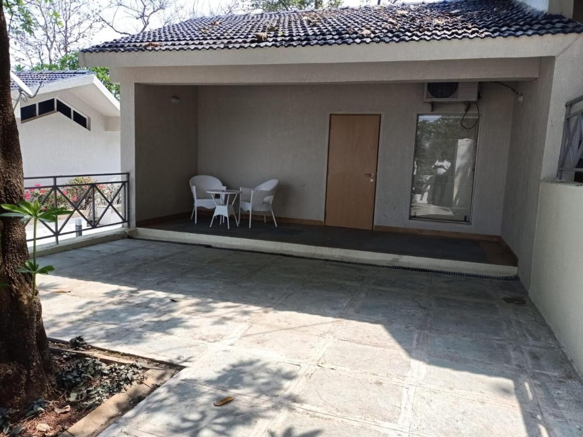 U Rivergate Karjat Εξωτερικό φωτογραφία