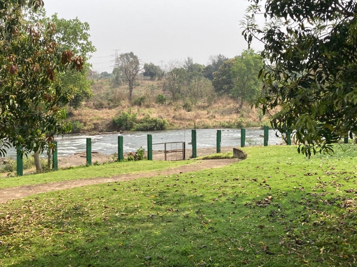 U Rivergate Karjat Εξωτερικό φωτογραφία